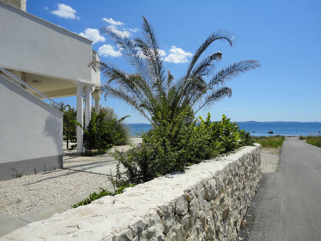 Mirakul Apartments Vir Exterior foto